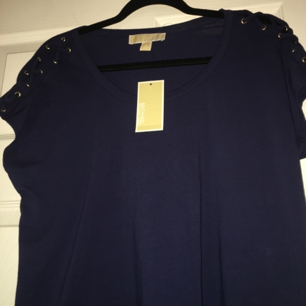 🌷NWT Michael Kors t-shirt